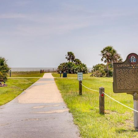 Pet-Friendly Jekyll Island Abode - Walk To Beach! Exterior photo